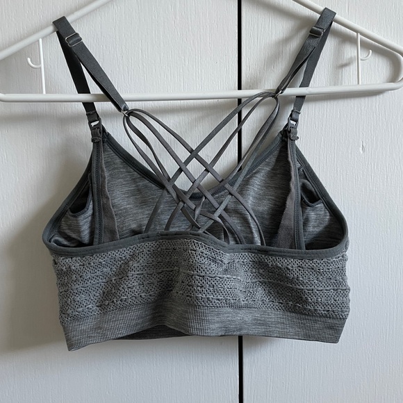 A Pea in the Pod nursing bra - Picture 2 of 4